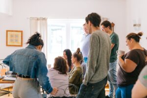Dlaczego warto inwestować w budowanie marki w branży modowej?