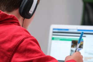 Ulotkarz Radom: Promocja i Roznoszenie Ulotek w Mieście